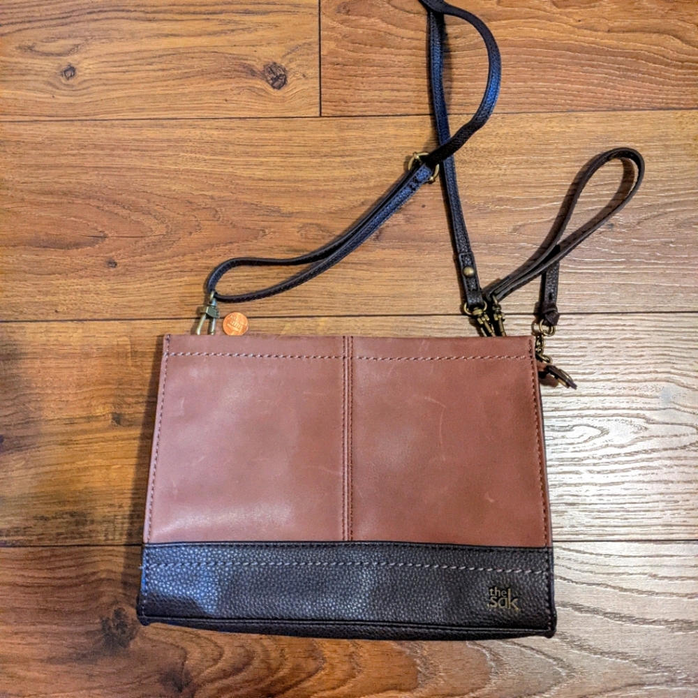 the sak shoulder or hand purse